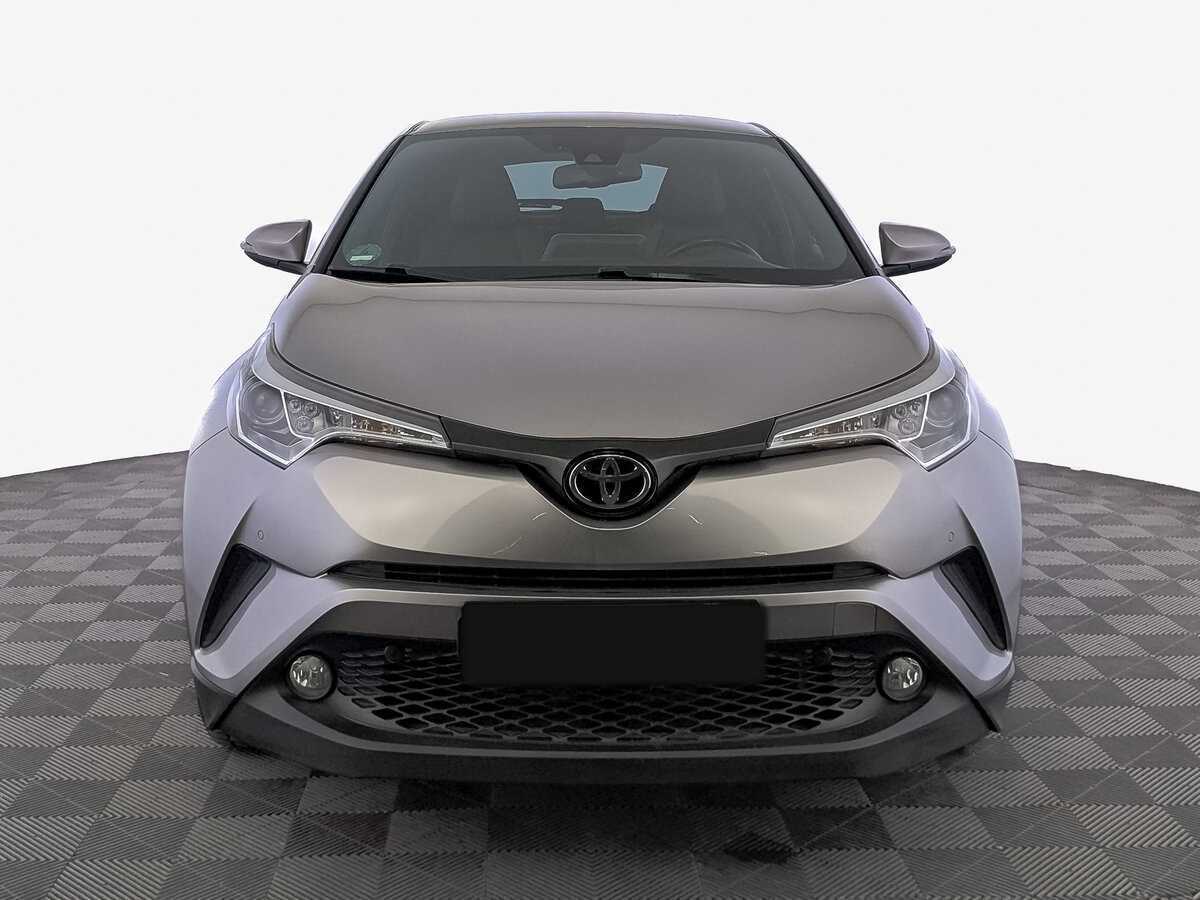 Toyota C-HR 2017 года с пробегом. Фото: #1