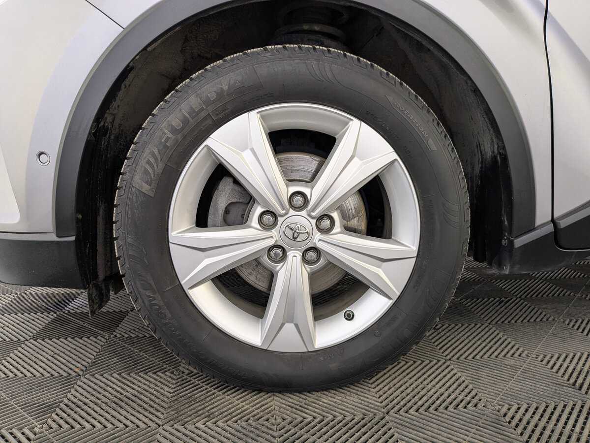 Toyota C-HR 2017 года с пробегом. Фото: #11