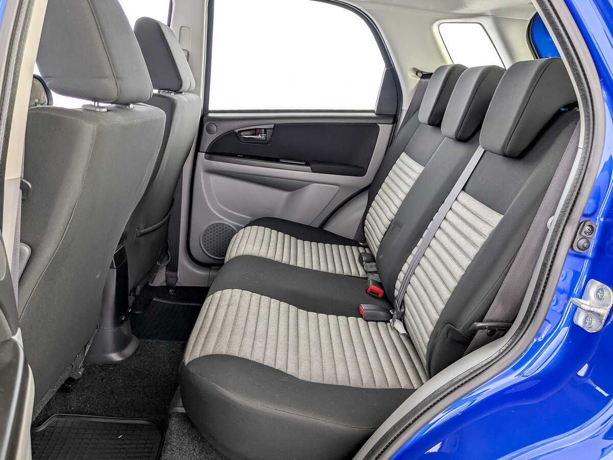 Б/У Сузуки С-Икс4 2012 года. Фото: #11