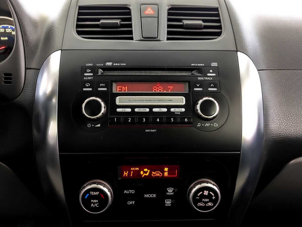 Б/У Сузуки С-Икс4 2012 года. Фото: #14