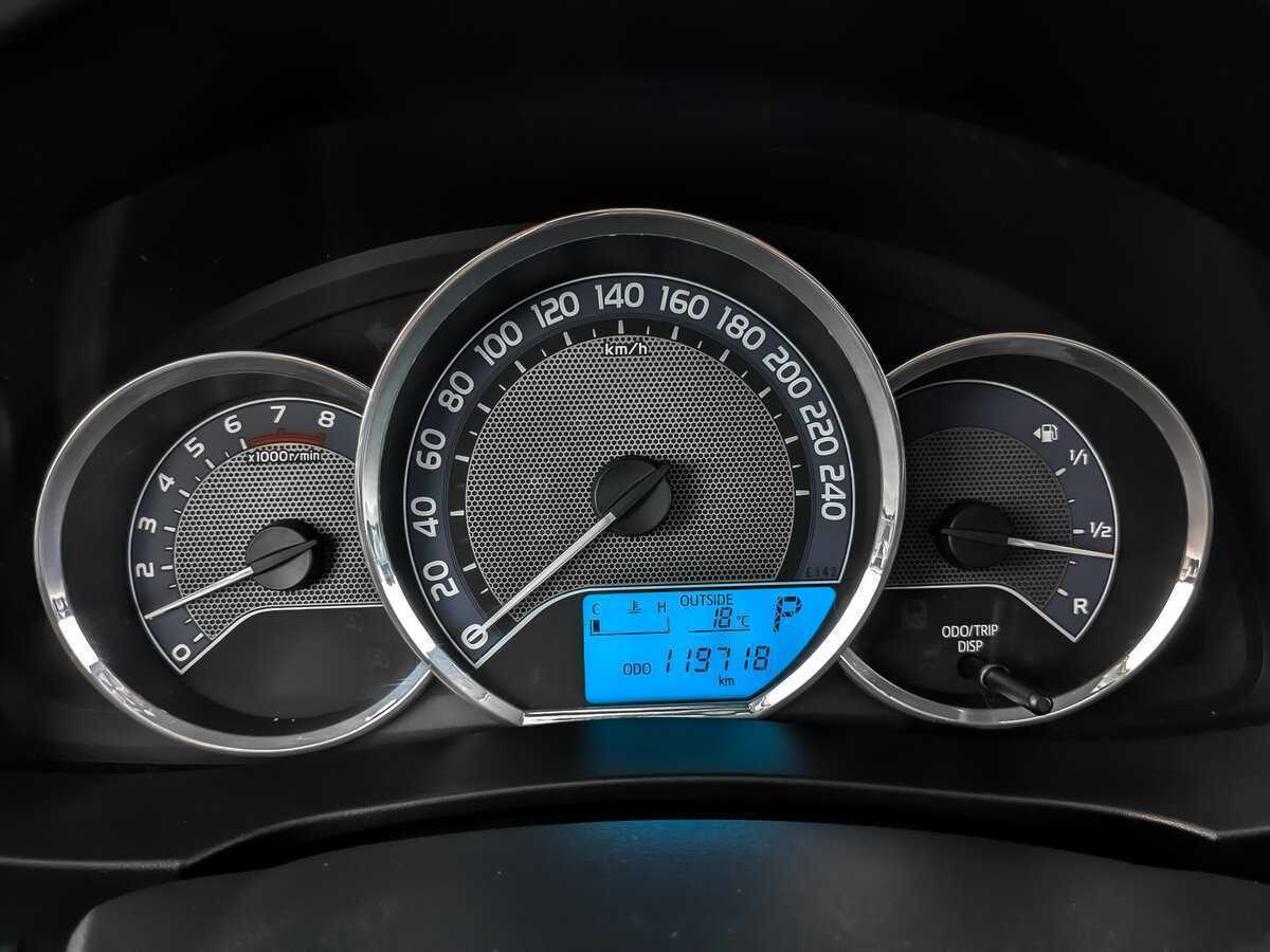 Б/У Тойота Королла 2014 года. Фото: #13