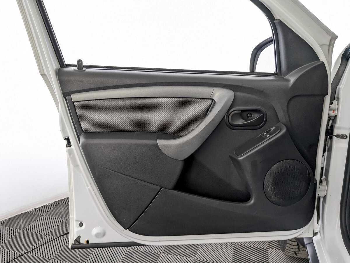 Б/У Рено Дастер 2015 года. Фото: #18