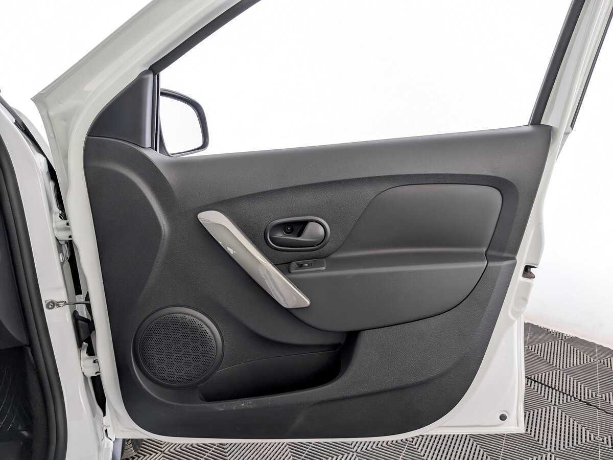 Б/У Рено Сандеро 2021 года. Фото: #21