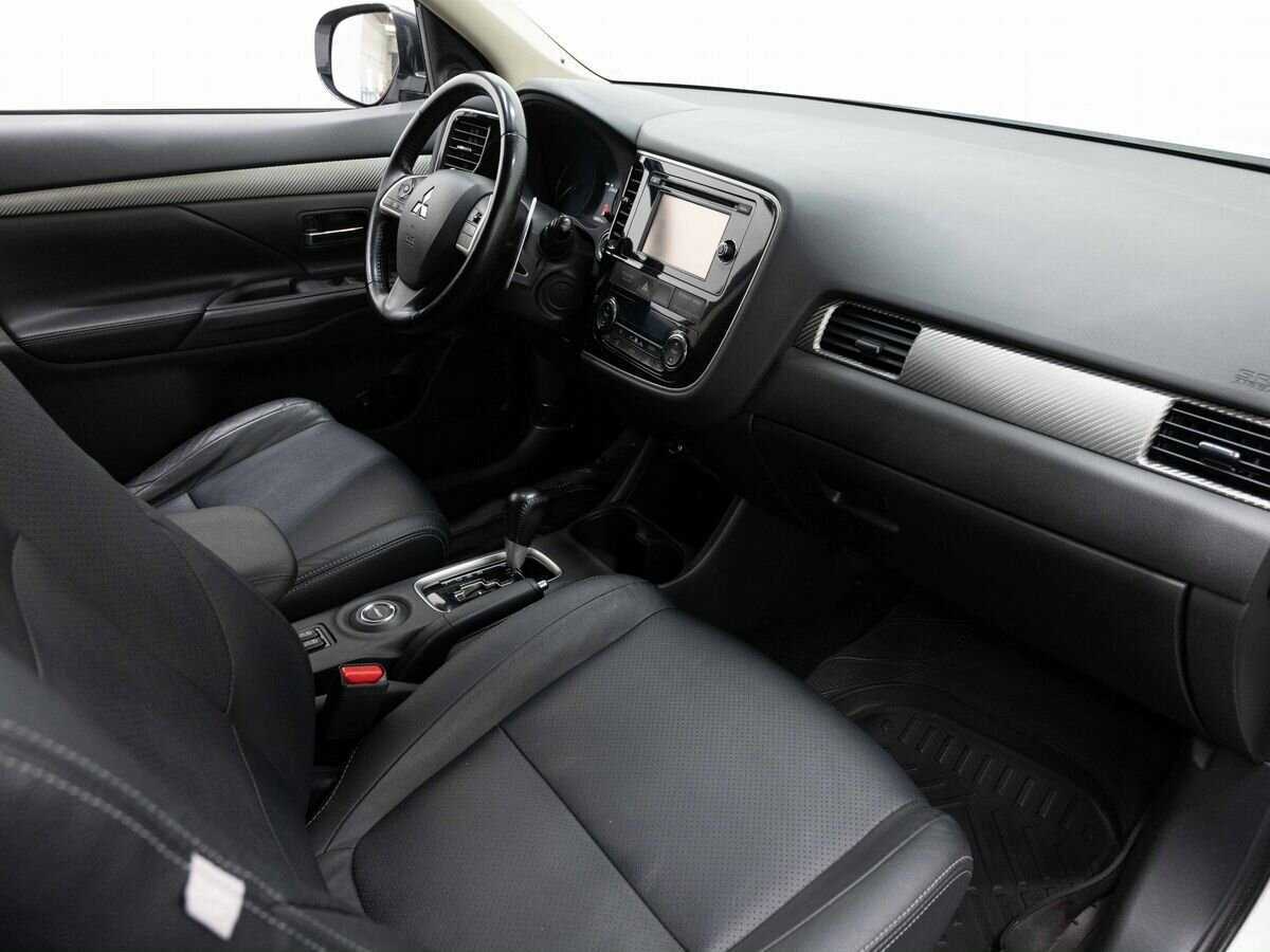 Б/У Митсубиши Оутлэндер 2012 года. Фото: #11