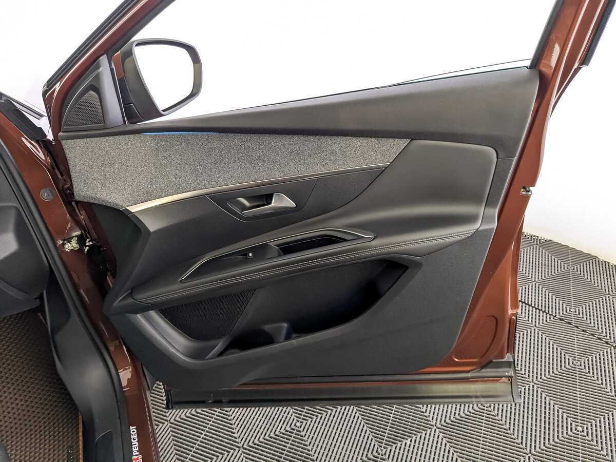 Peugeot 3008 2017 года с пробегом. Фото: #23