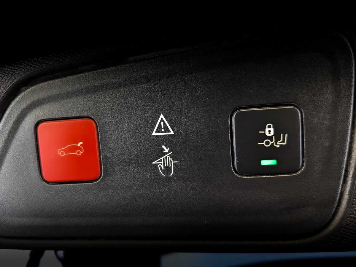 Peugeot 3008 2019 года с пробегом. Фото: #24