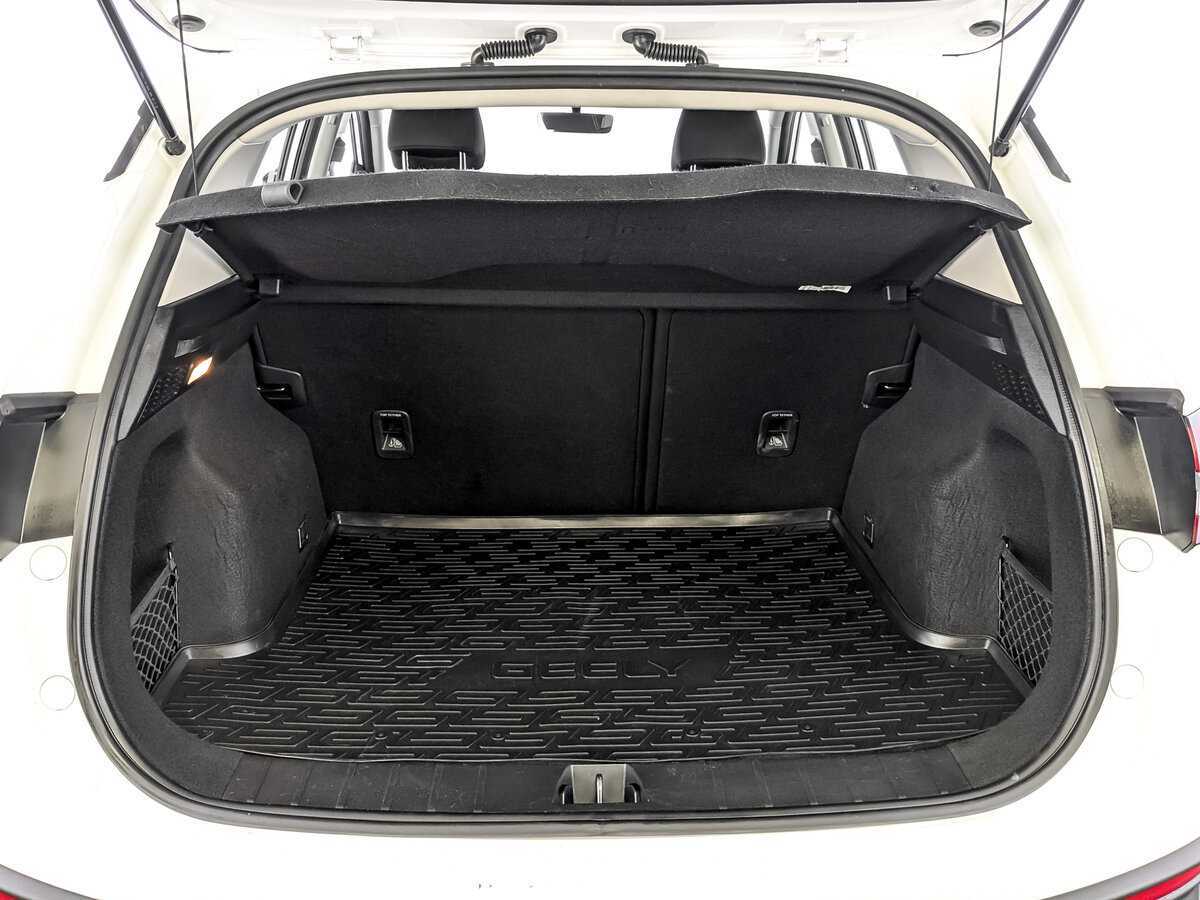 Geely Coolray 2023 года с пробегом. Фото: #9