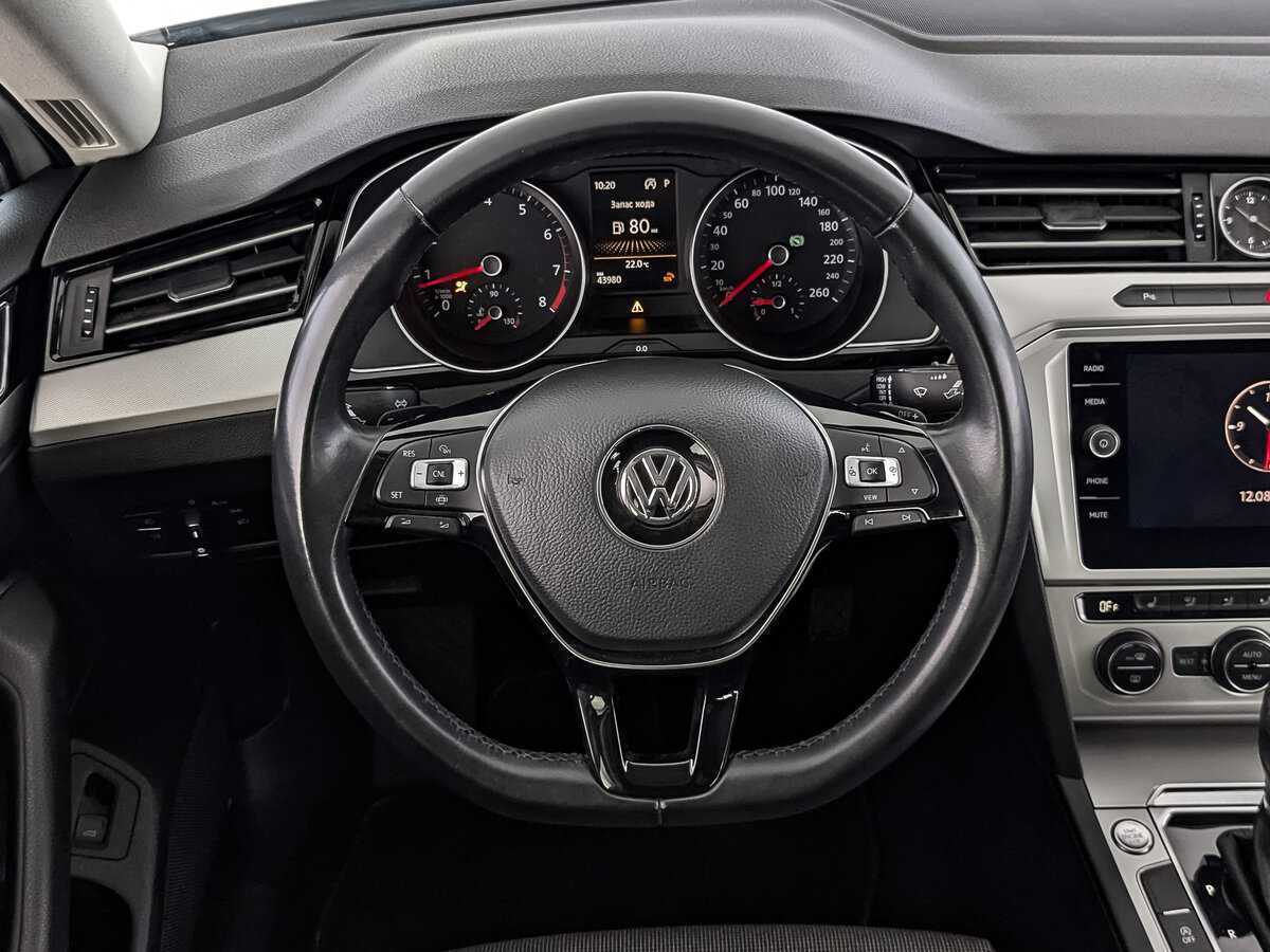 Volkswagen Passat 2019 года с пробегом. Фото: #18