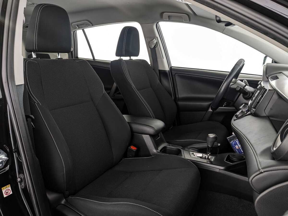 Toyota RAV4 2017 года с пробегом. Фото: #20