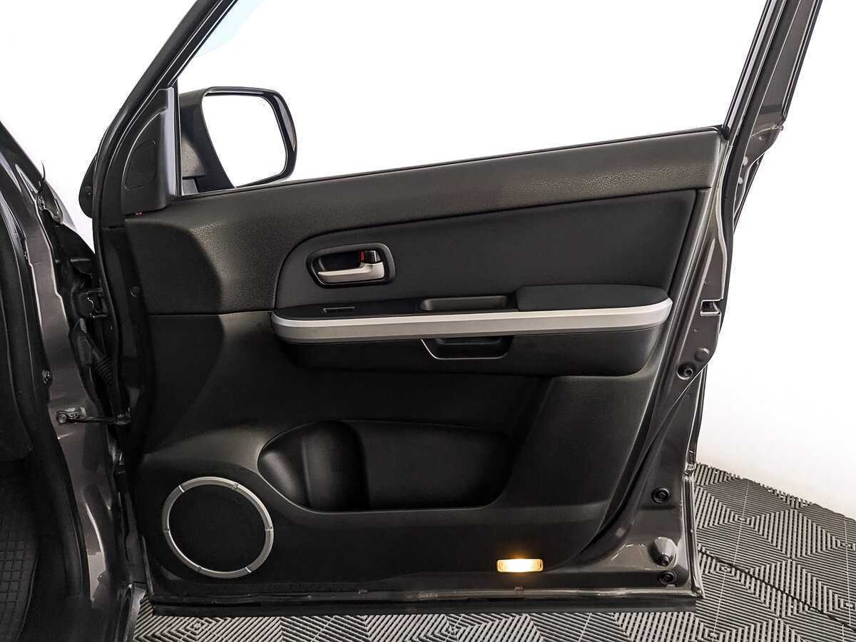 Б/У Сузуки Гранд Витара 2013 года. Фото: #24