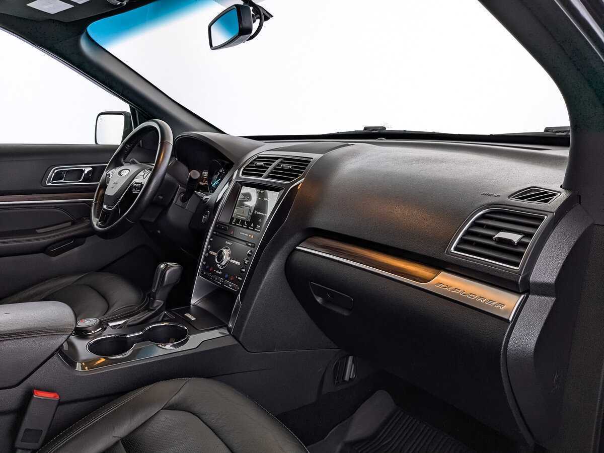 Ford Explorer 2018 года с пробегом. Фото: #11