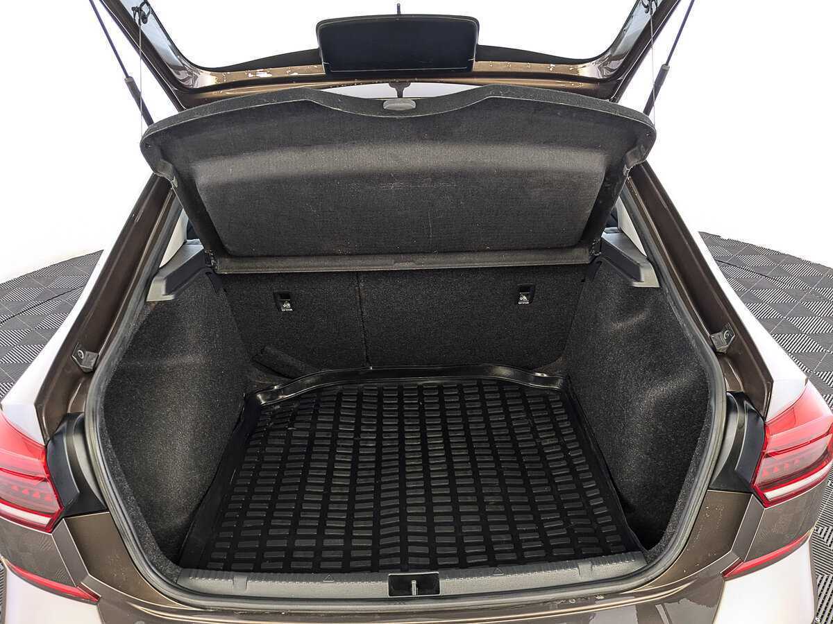 Б/У Фольксваген Поло 2020 года. Фото: #9