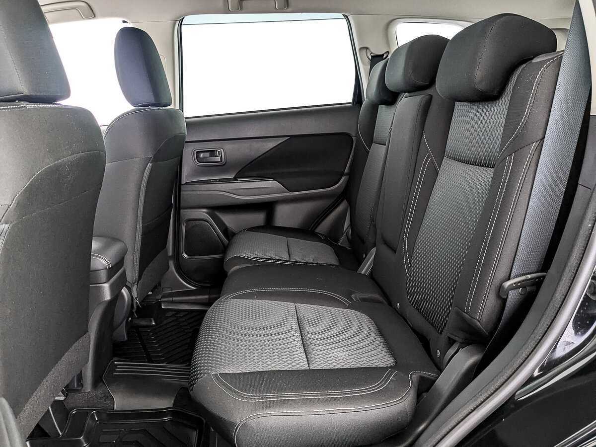 Mitsubishi Outlander 2021 года с пробегом. Фото: #17