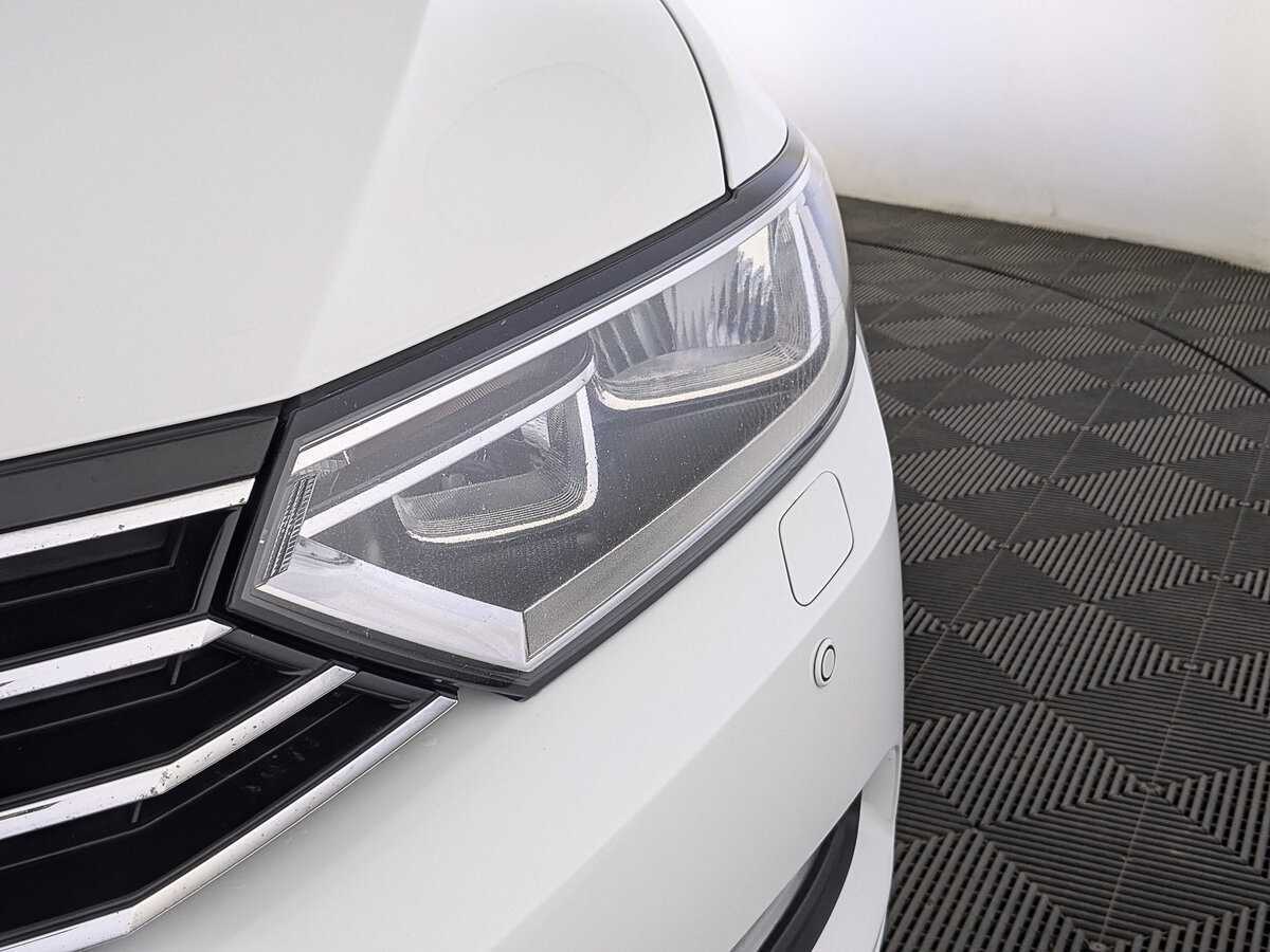 Б/У Фольксваген Пассат 2017 года. Фото: #10