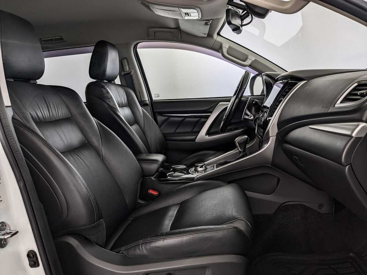 Mitsubishi Pajero Sport 2017 года с пробегом. Фото: #21
