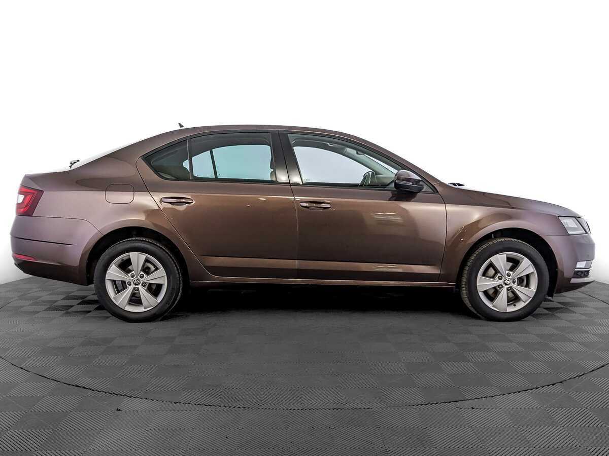 Skoda Octavia 2019 года с пробегом. Фото: #3