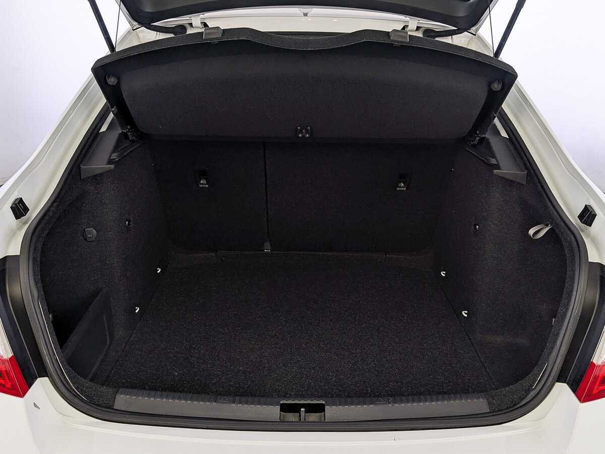 Б/У Шкода Октавия 2019 года. Фото: #9