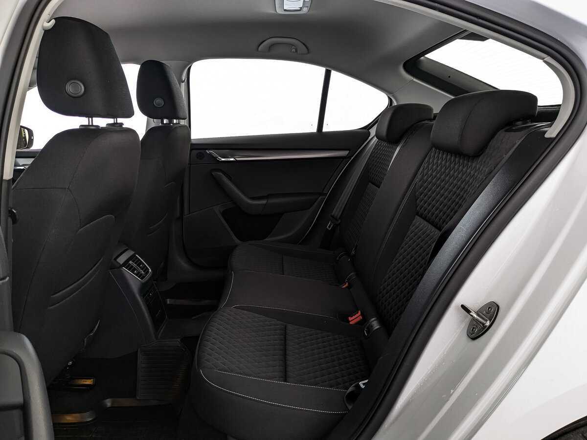 Б/У Шкода Октавия 2017 года. Фото: #13