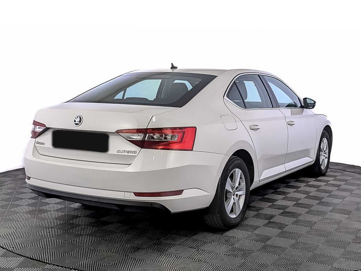 Skoda Superb 2017 года с пробегом. Фото: #4