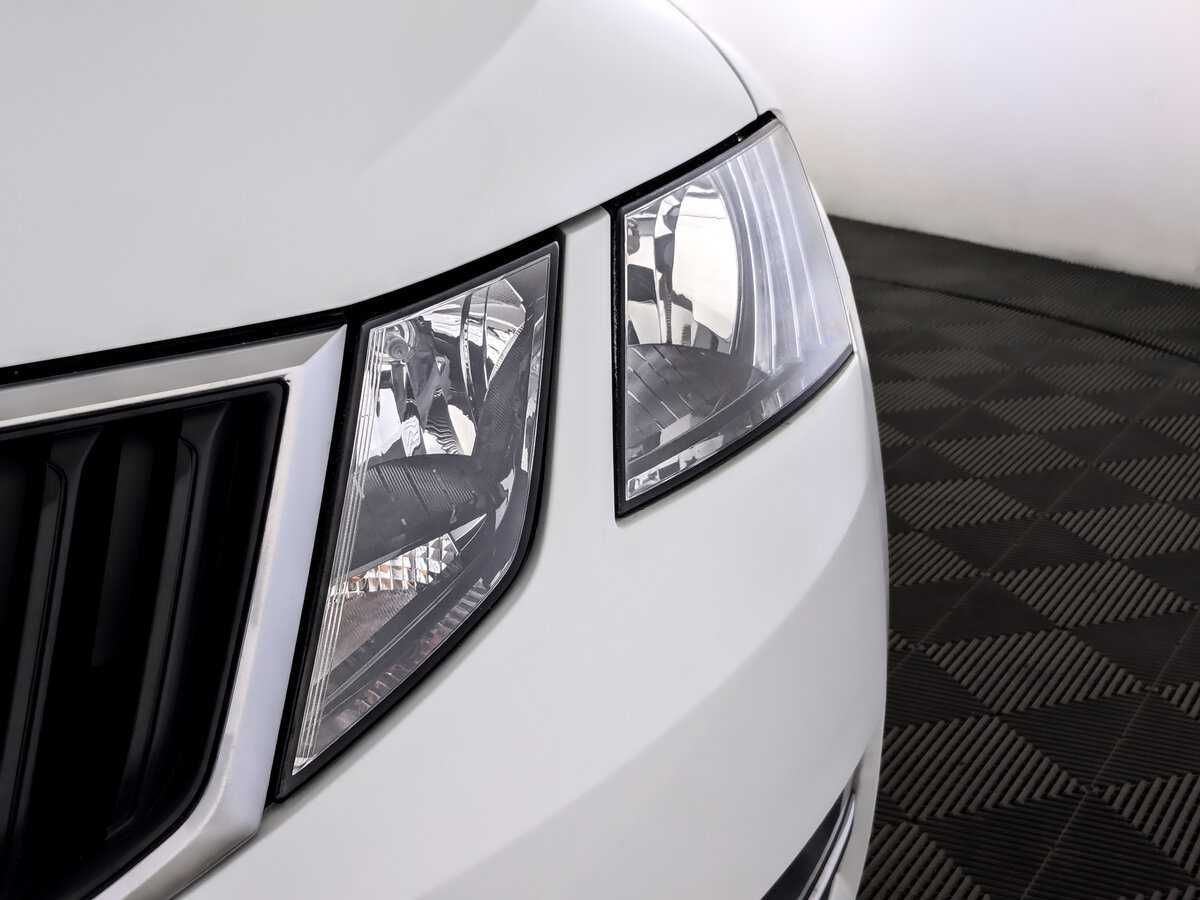 Б/У Шкода Октавия 2018 года. Фото: #16