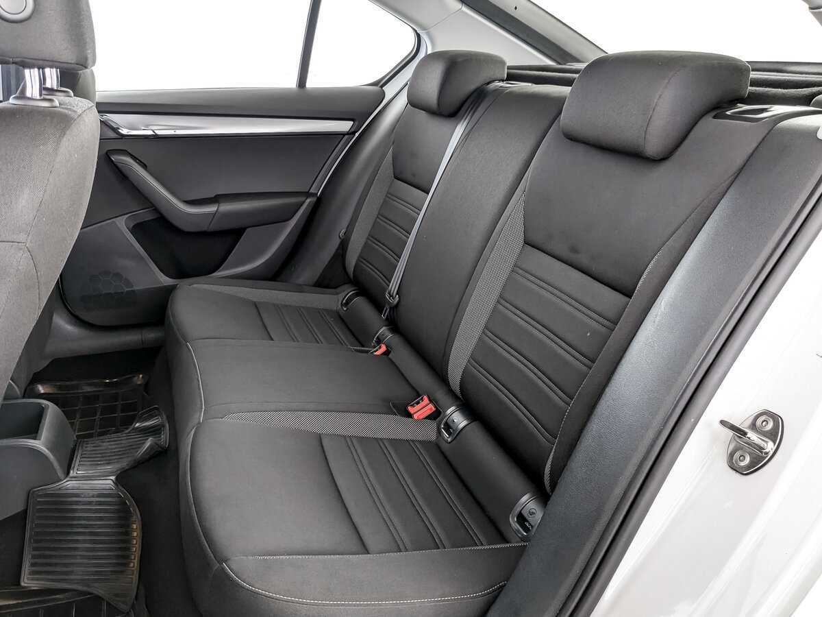 Б/У Шкода Октавия 2018 года. Фото: #11