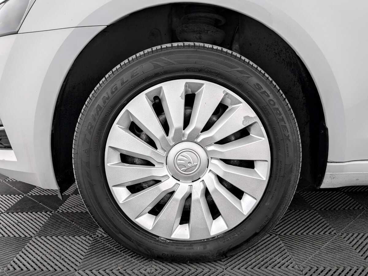 Б/У Шкода Октавия 2018 года. Фото: #17