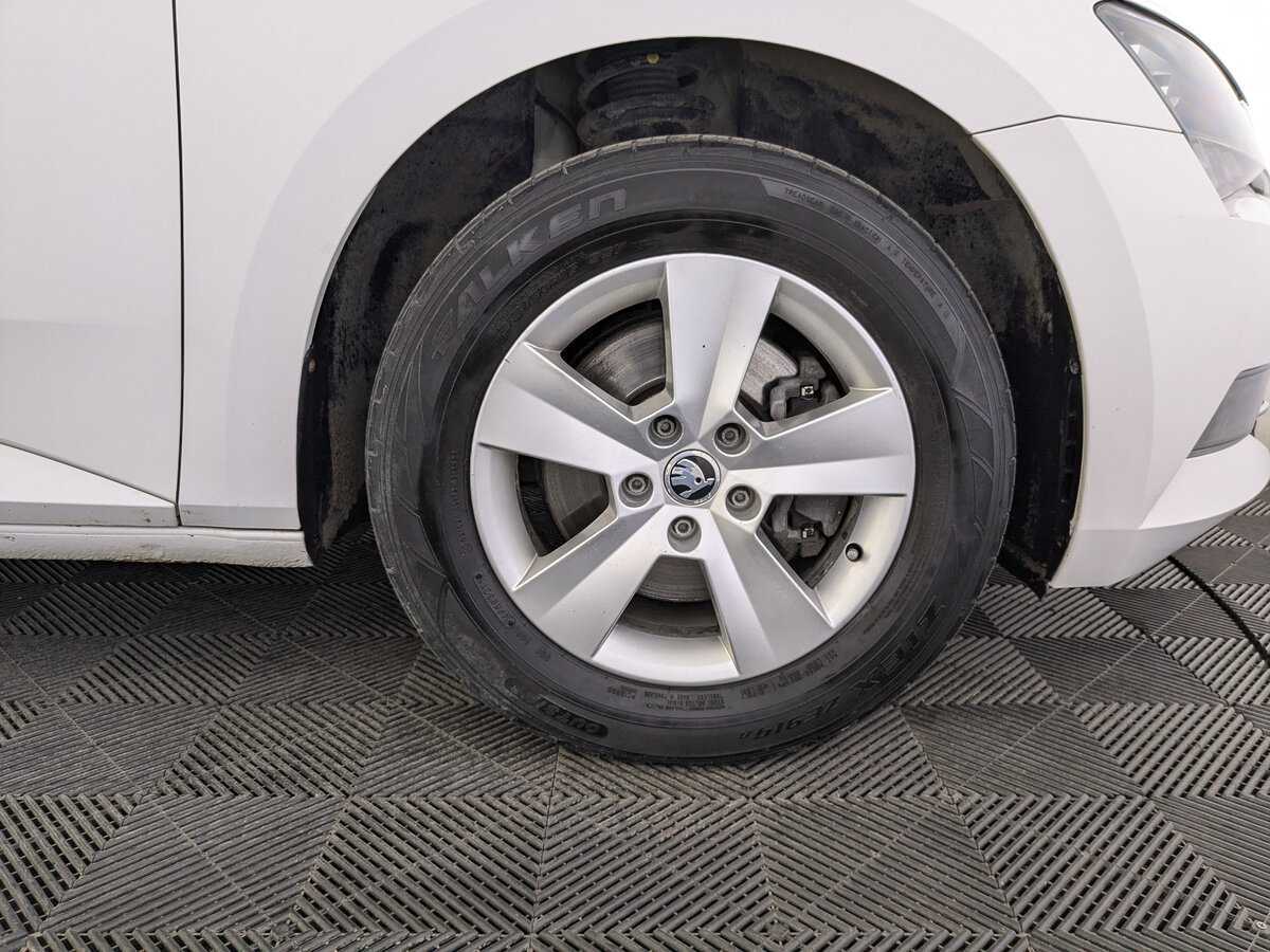 Б/У Шкода Суперб 2017 года. Фото: #11