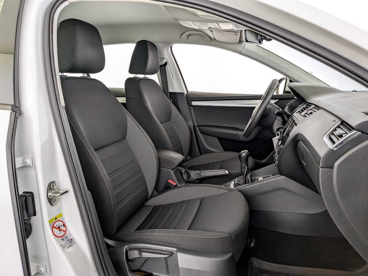 Б/У Шкода Октавия 2019 года. Фото: #18