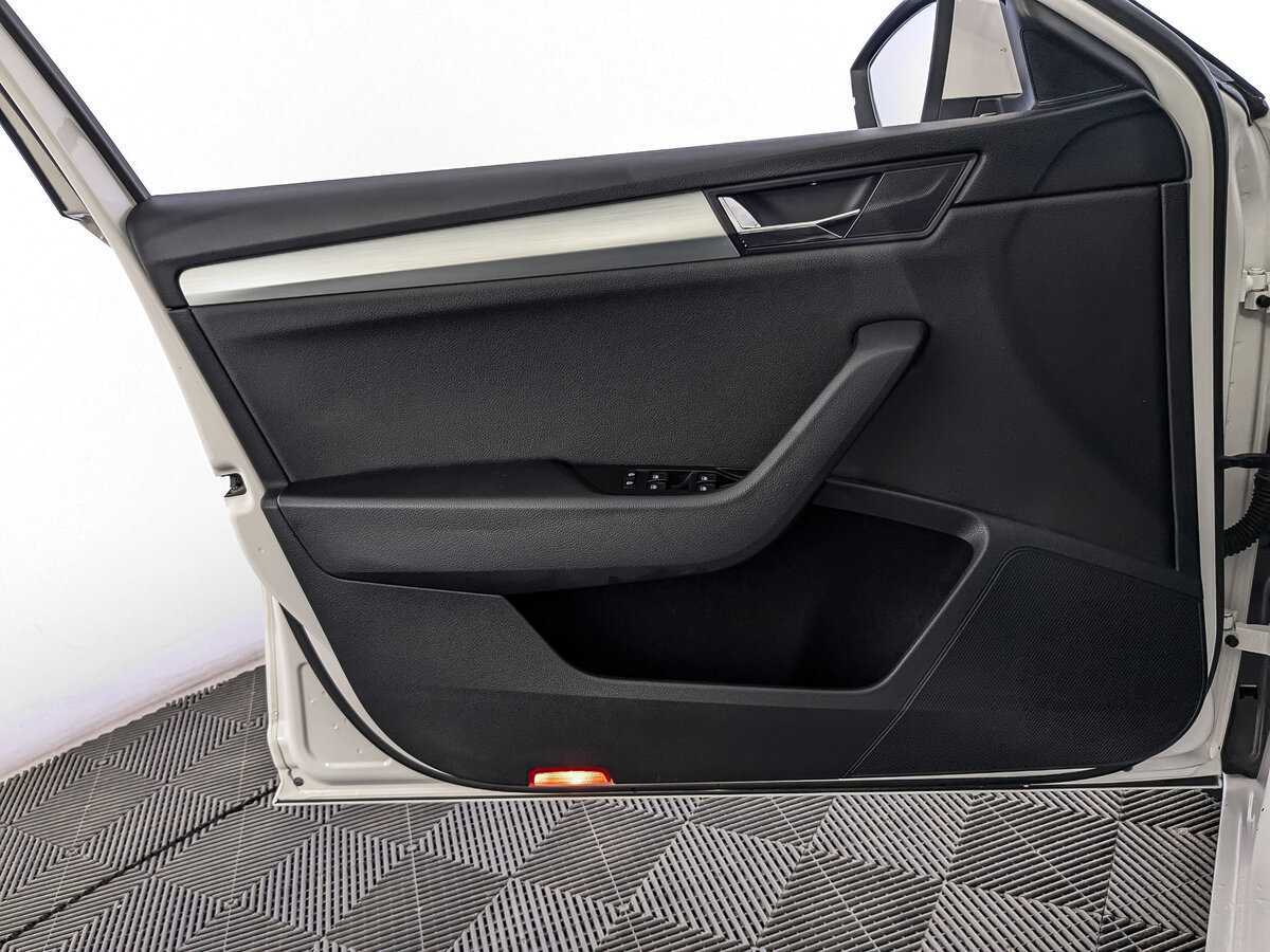 Skoda Superb 2018 года с пробегом. Фото: #18