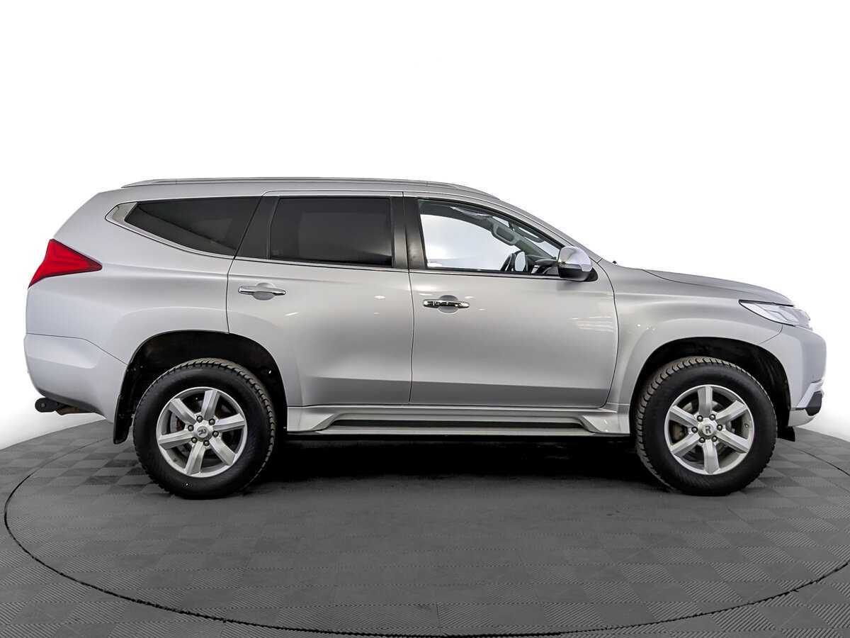 Mitsubishi Pajero Sport 2018 года с пробегом. Фото: #3