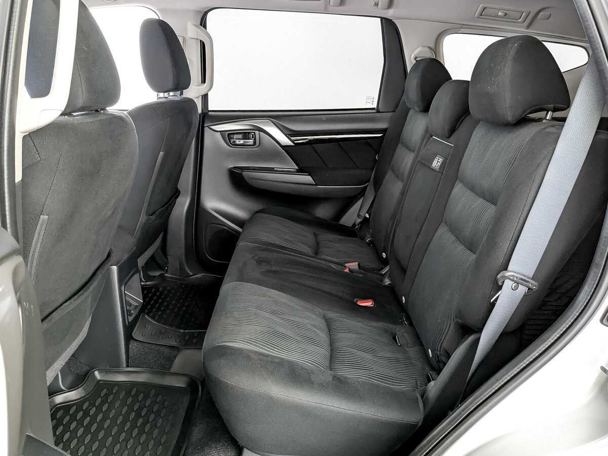 Mitsubishi Pajero Sport 2018 года с пробегом. Фото: #11