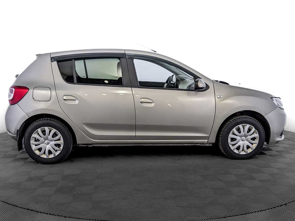 Б/У Рено Сандеро 2018 года. Фото: #3