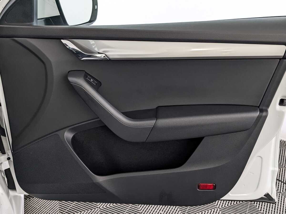 Б/У Шкода Октавия 2019 года. Фото: #22