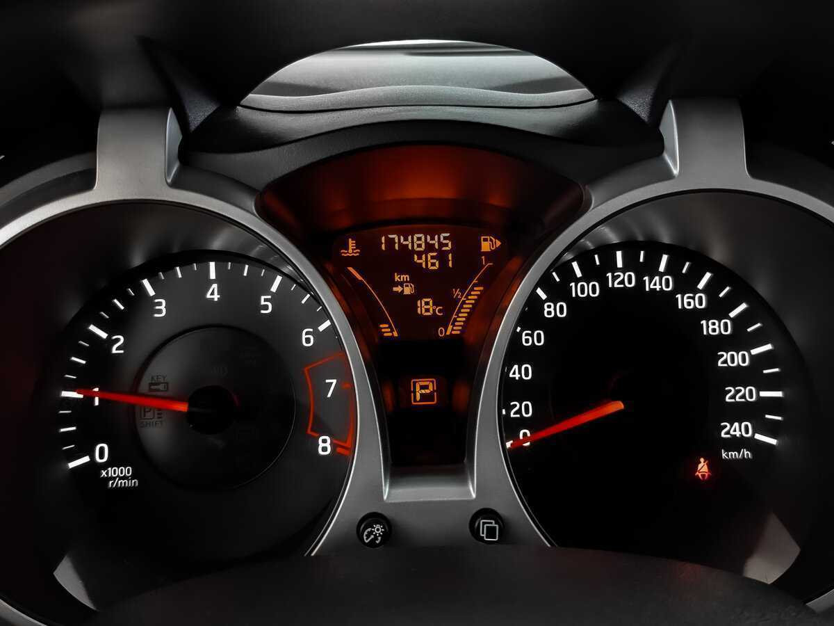 Б/У Ниссан Жук 2012 года. Фото: #13