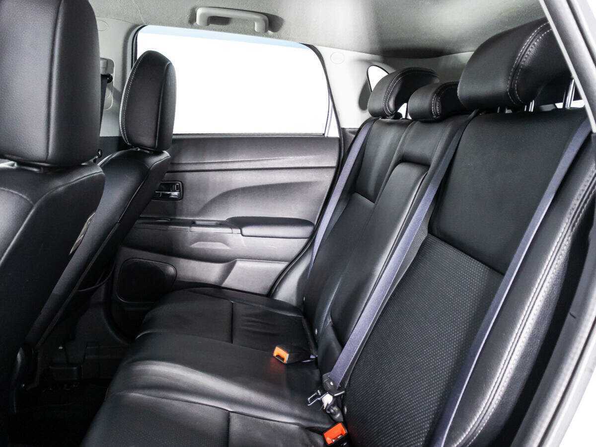 Б/У Митсубиши АС-Икс 2012 года. Фото: #9