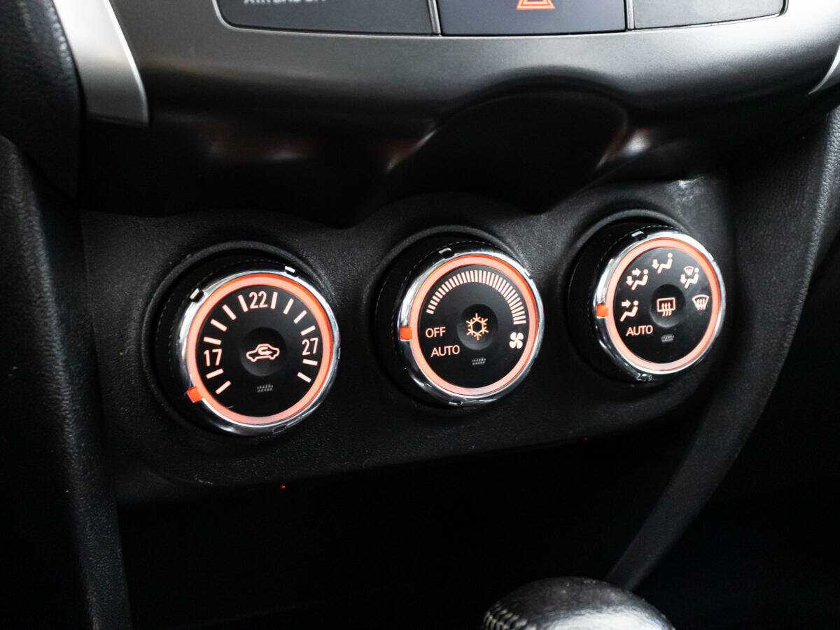 Б/У Митсубиши АС-Икс 2012 года. Фото: #15