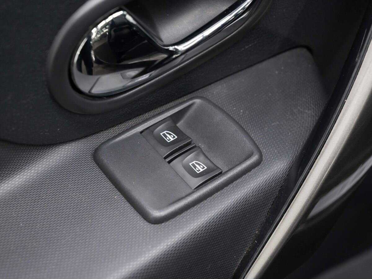 Б/У Рено Логан 2018 года. Фото: #19