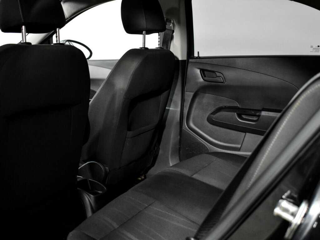 Б/У Шевроле Авео 2013 года. Фото: #13