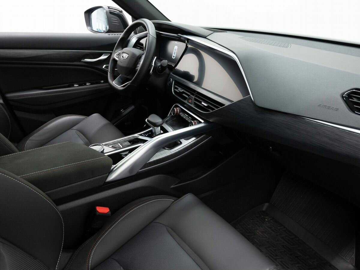 Geely Tugella 2023 года с пробегом. Фото: #11