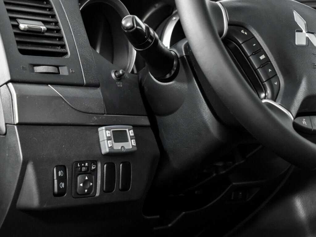 Mitsubishi Pajero 2013 года с пробегом. Фото: #9