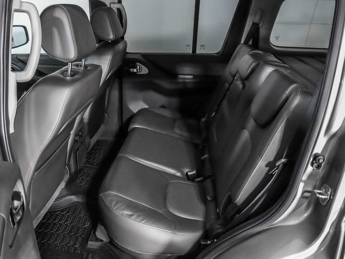 Б/У Ниссан Патфайндер 2012 года. Фото: #11