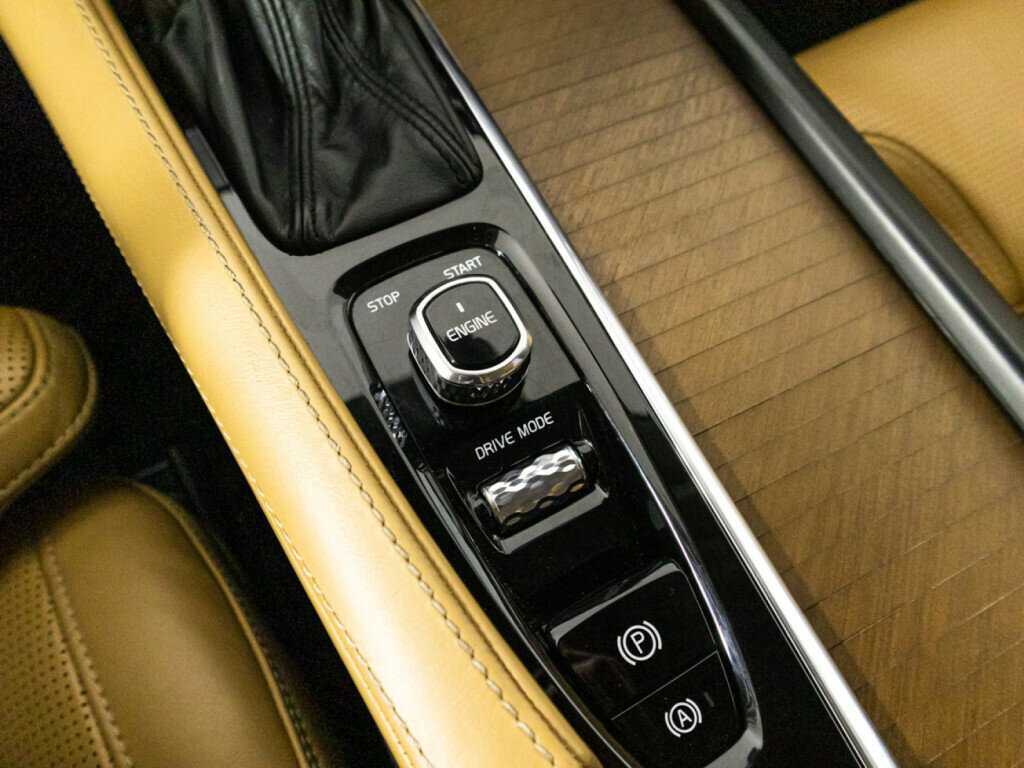 Volvo XC90 2015 года с пробегом. Фото: #18