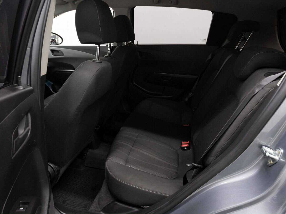 Б/У Шевроле Авео 2014 года. Фото: #9