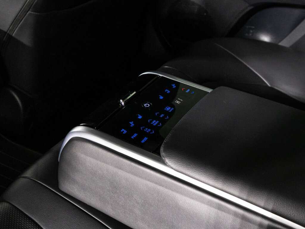 Toyota Camry 2019 года с пробегом. Фото: #23