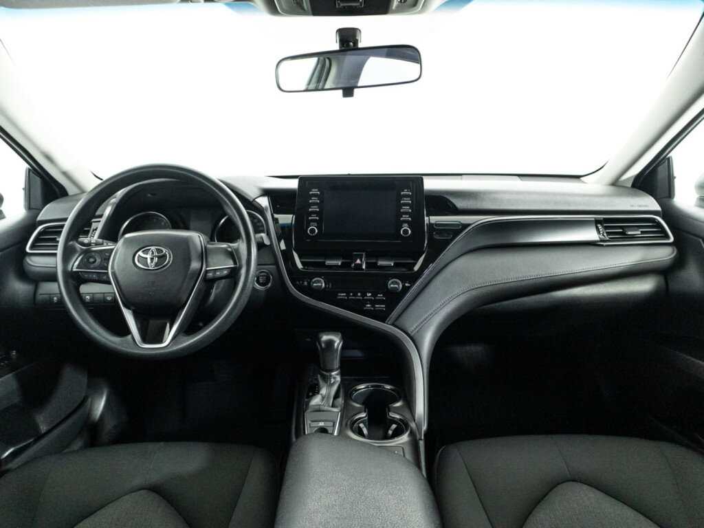 Toyota Camry 2021 года с пробегом. Фото: #12