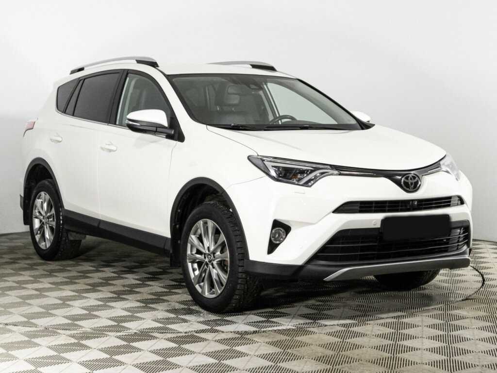 Toyota RAV4 2017 года с пробегом. Фото: #2