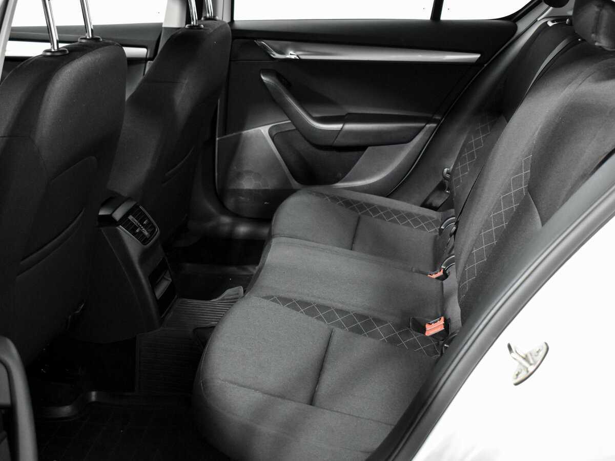 Б/У Шкода Октавия 2019 года. Фото: #9