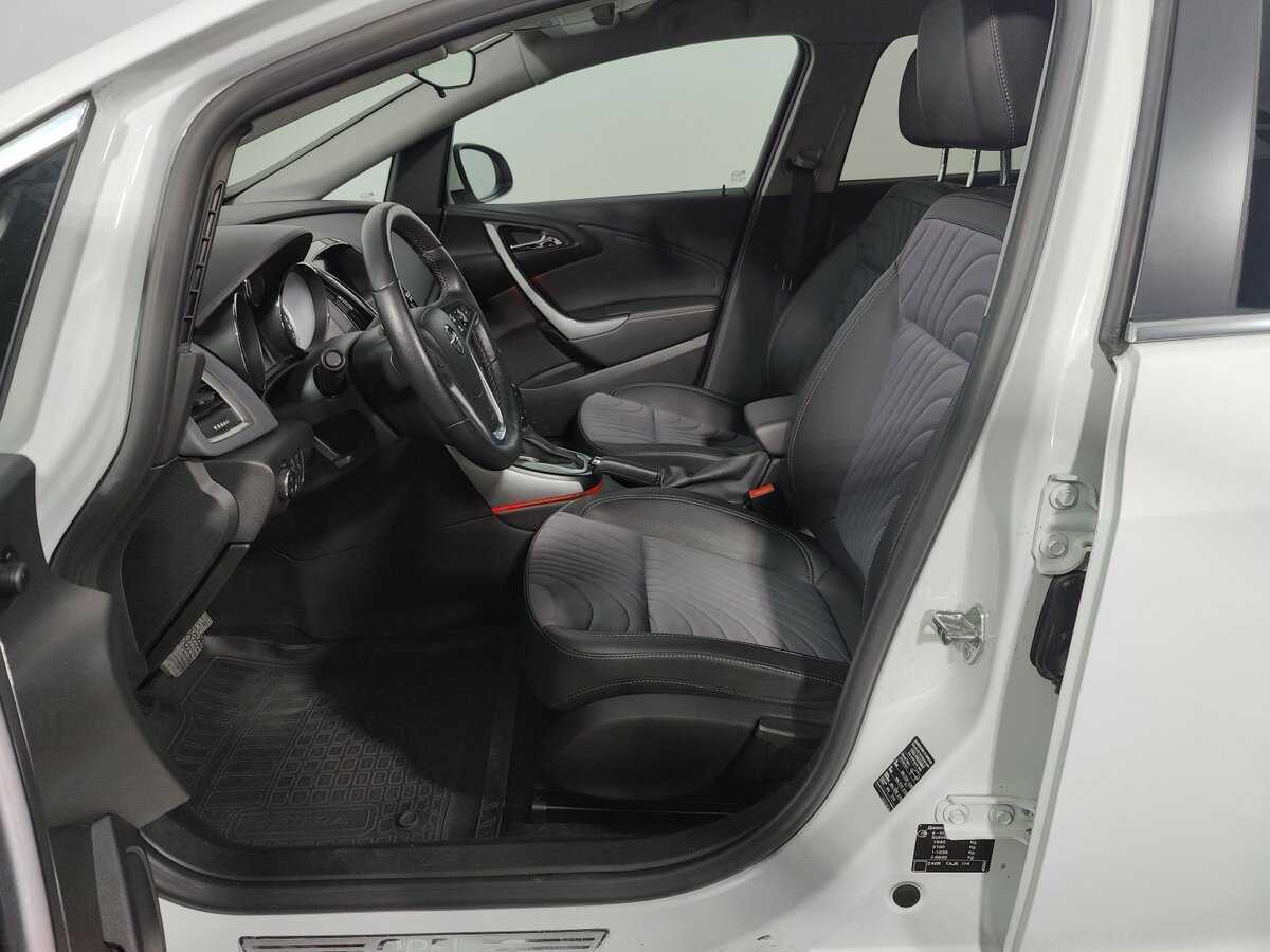 Б/У Опель Астра 2014 года. Фото: #9