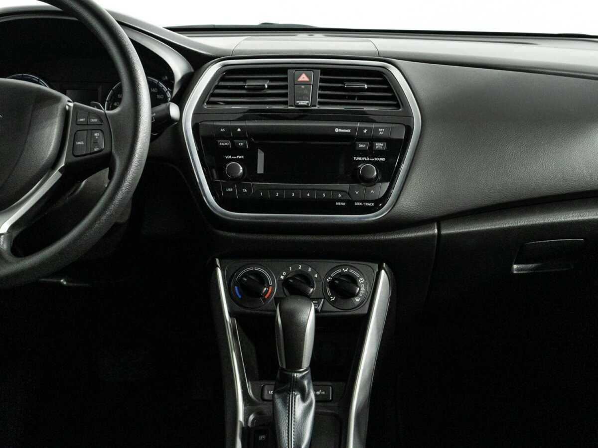 Б/У Сузуки С-Икс4 2021 года. Фото: #13