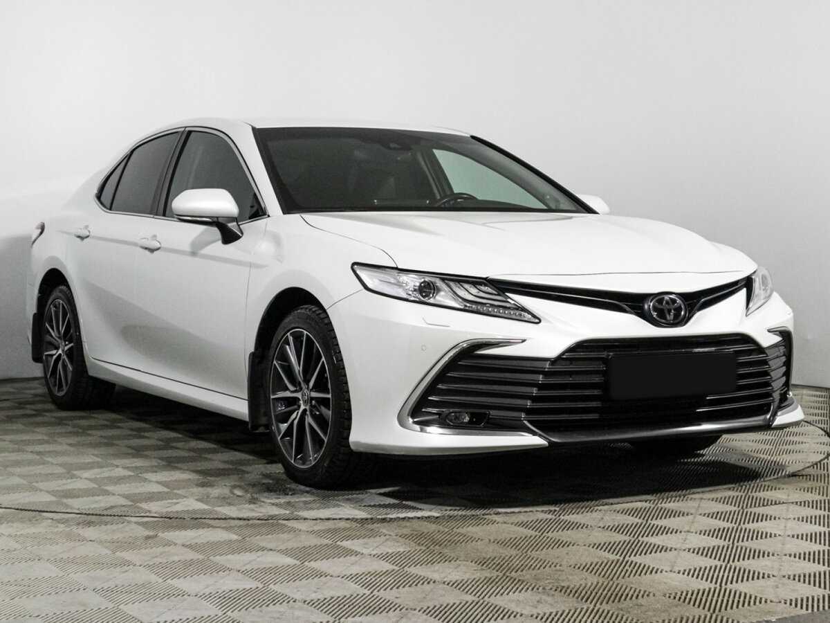 Toyota Camry 2021 года с пробегом. Фото: #2
